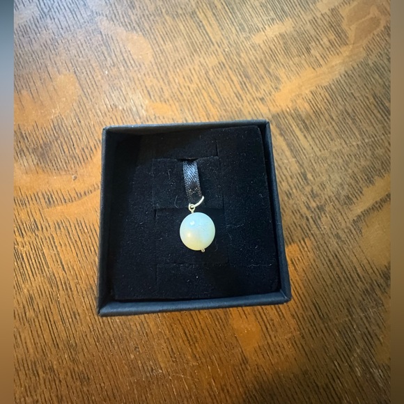 Catbird Gumball Pearl Charm - Picture 4 of 17